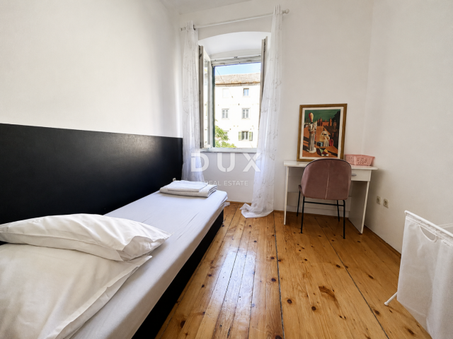 ŠIBENIK, CENTAR – Uređen stan 66,80 m², 240 m od mora, investicijski potencijal