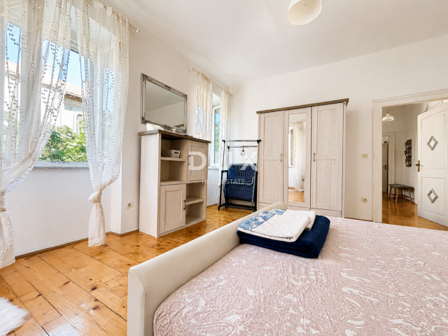 ŠIBENIK, CENTAR – Uređen stan 66,80 m², 240 m od mora, investicijski potencijal