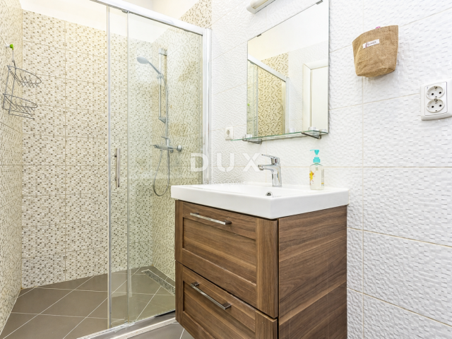 ŠIBENIK, CENTAR – Uređen stan 66,80 m², 240 m od mora, investicijski potencijal