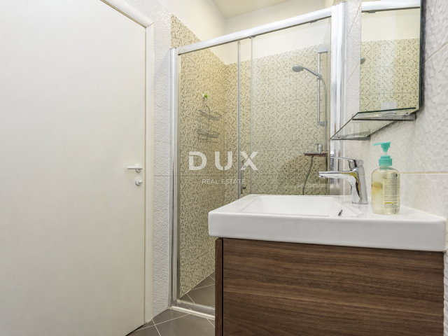 ŠIBENIK, CENTAR – Uređen stan 66,80 m², 240 m od mora, investicijski potencijal