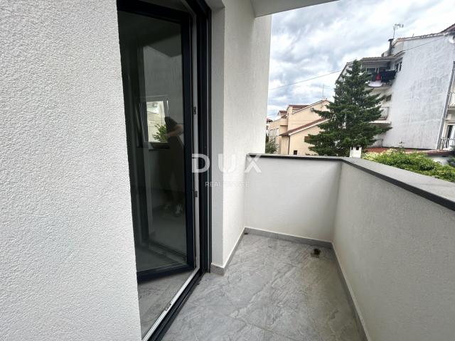 ŠIBENIK, VODICE - NOVOGRADNJA, 120 m od plaže, garaža, ostava, 3 sobe
