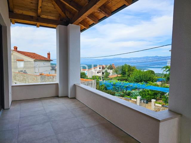 OTOK KRK, DOBRINJ - Mediteranska kuća u novogradnji s privatnim bazenom i pogledom na more, na rubu 
