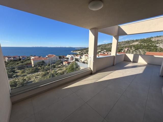 PRIMOŠTEN, DOLAC – NOVOGRADNJA! Penthouse s prekrasnim pogledom na more! PRILIKA!