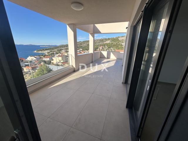 PRIMOŠTEN, DOLAC – NOVOGRADNJA! Penthouse s prekrasnim pogledom na more! PRILIKA!