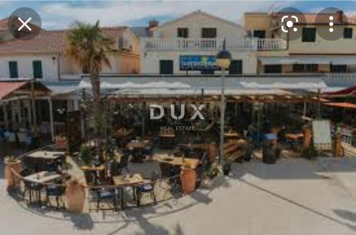 DALMACIJA, VODICE - Ekskluzivna nekretnina na rivi, kuća s restoranom u 1. redu do mora