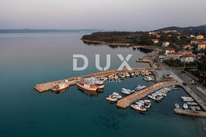 OTOK PAŠMAN, ŽDRELAC - Luksuzna kamena vila s bazenom pokraj mora
