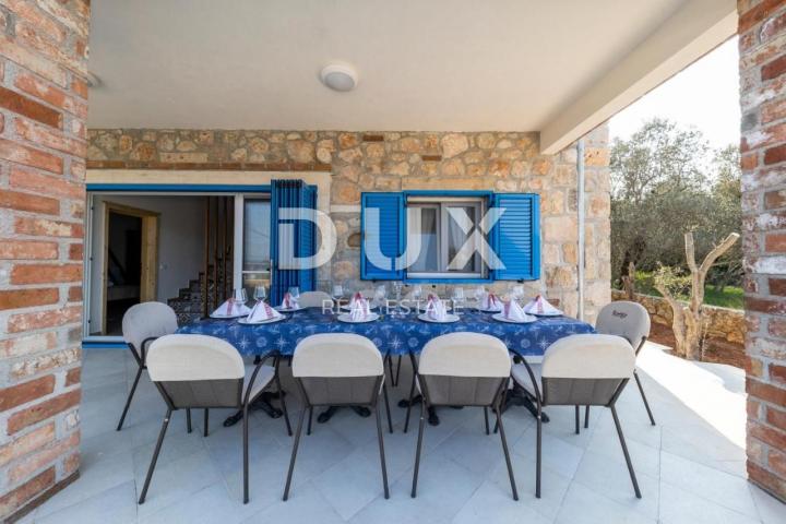 OTOK PAŠMAN, ŽDRELAC - Luksuzna kamena vila s bazenom pokraj mora