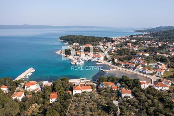 OTOK PAŠMAN, ŽDRELAC - Luksuzna kamena vila s bazenom pokraj mora