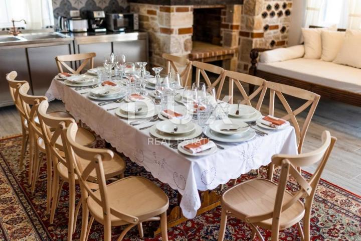 OTOK PAŠMAN, ŽDRELAC - Luksuzna kamena vila s bazenom pokraj mora