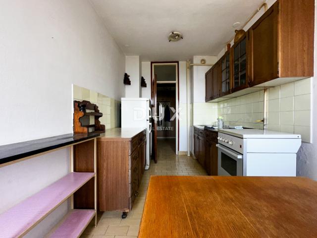 RIJEKA, KRNJEVO - Dvosoban stan s balkonom i pogledom na more