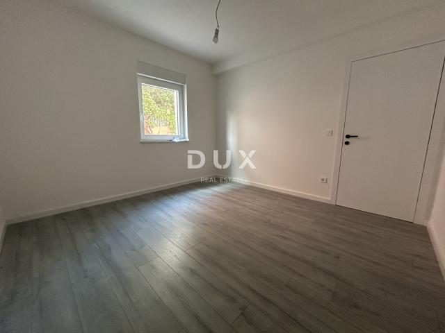 ŠIBENIK, VODICE – Stan u prizemlju sa 121 m² vrta, 2 parkinga, novogradnja