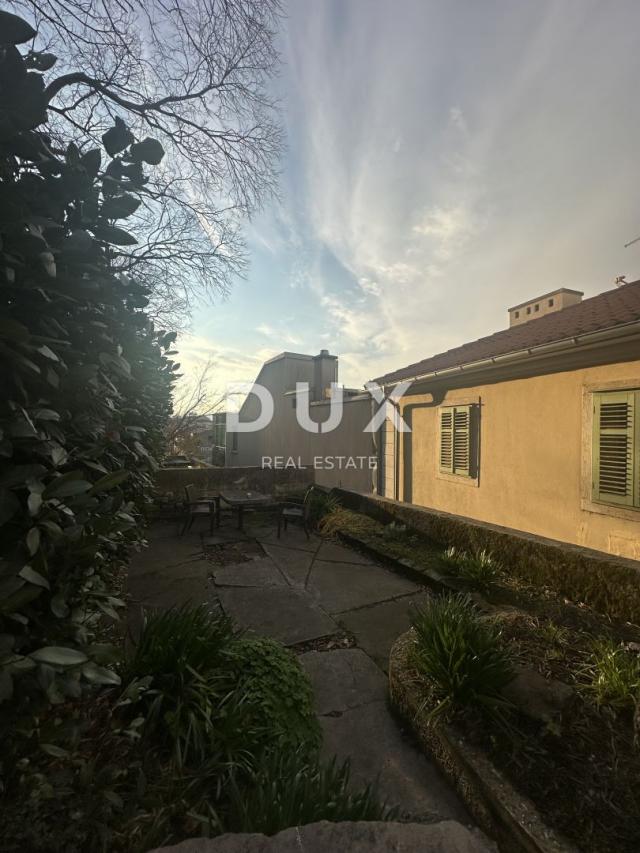 RIJEKA, CENTAR - 2SKL stan sa dvorištem, uredan i useljiv
