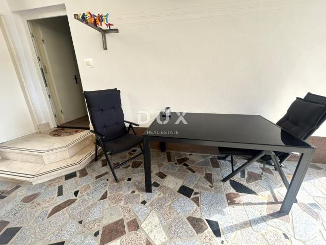 DALMACIJA, VODICE – Trosoban stan u prizemlju, 450m od plaže, parking, podrum, vrt