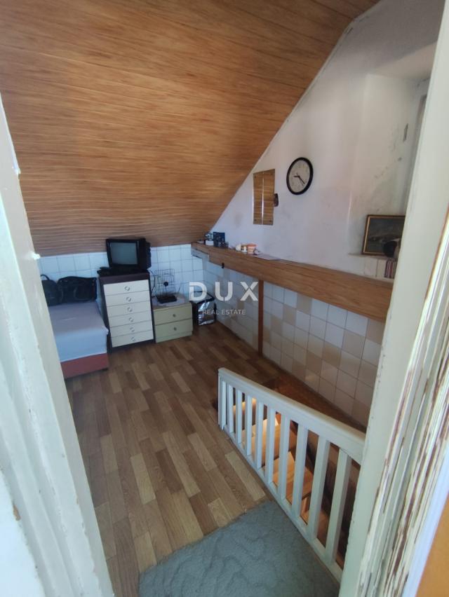 ŠIBENIK, PIROVAC – Kamena kuća u nizu s pogledom na more