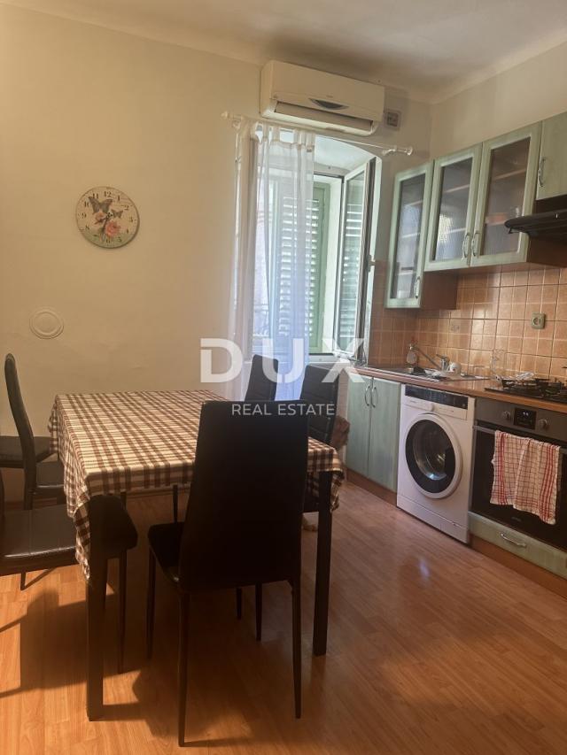 RIJEKA, CENTAR - 2SKL stan sa dvorištem, uredan i useljiv