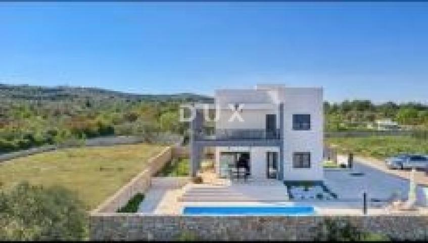 DALMACIJA, VODICE - Dugoročni najam moderne vile s bazenom i panoramskim pogledom