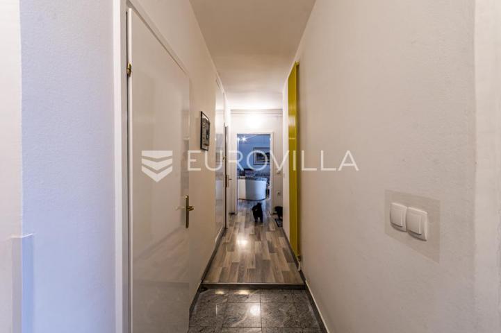 Varaždin, Centar sedmerosoban stan korisne površine 119,30 m²