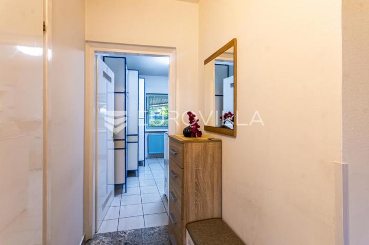 Varaždin, Centar sedmerosoban stan korisne površine 119,30 m²
