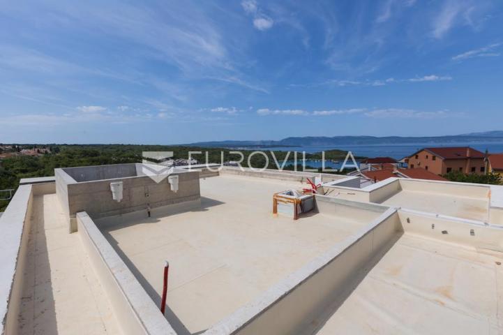 Krk, Njivice, dvosoban stan s dnevnim boravkom u novogradnji površine 80.70 m²