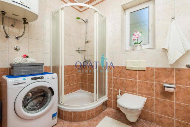 Opatija - prekrasan apartman s balkonom i bazenom