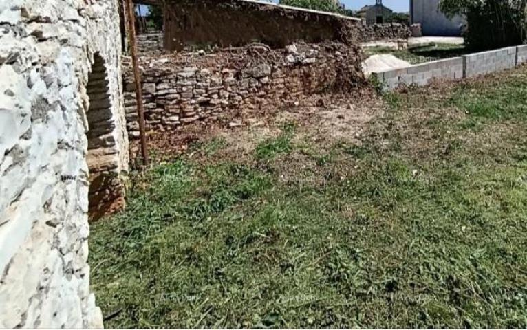 Kuća Kamena kuća za obnovu – blizina Šišan