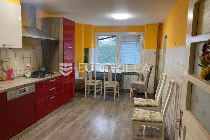 Cestica, kuća za smještaj radnika