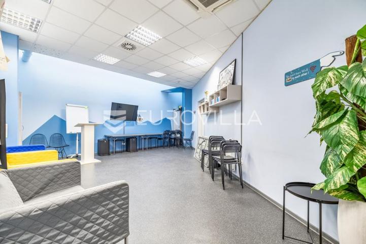 Zagreb, Zagrebačka cesta, višefunkcionalni poslovni prostor 387.08 m² na 2. katu