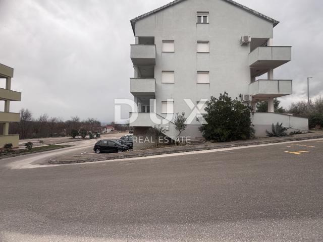 ZADAR, POSEDARJE - Renovated apartment near the sea