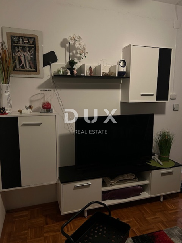 ZADAR, POSEDARJE - Renovated apartment near the sea