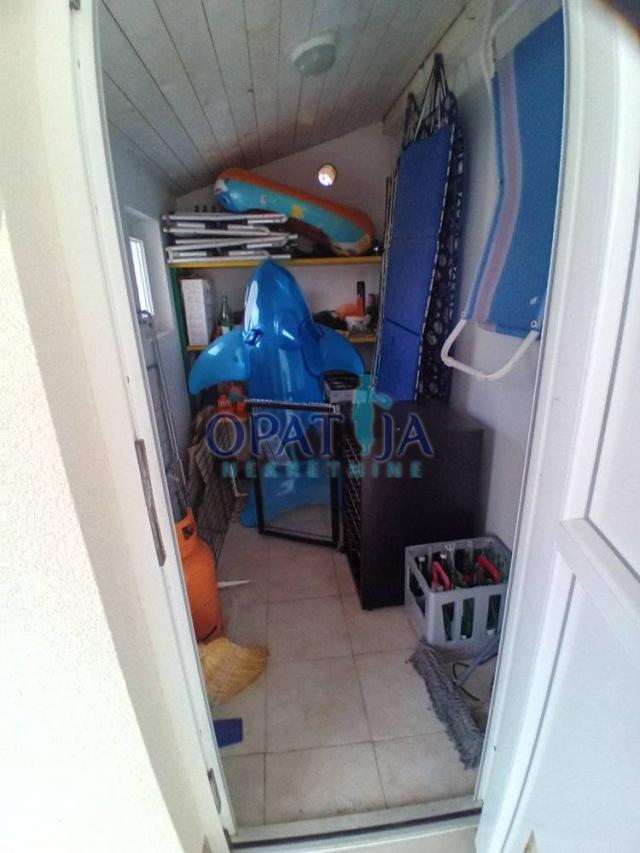 Moderna kuća na otoku Viru – 250 m od plaže Jadro