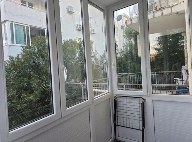 Kompaktes und funktionales Apartment in Budva: Podkošljun (ebener Bereich)