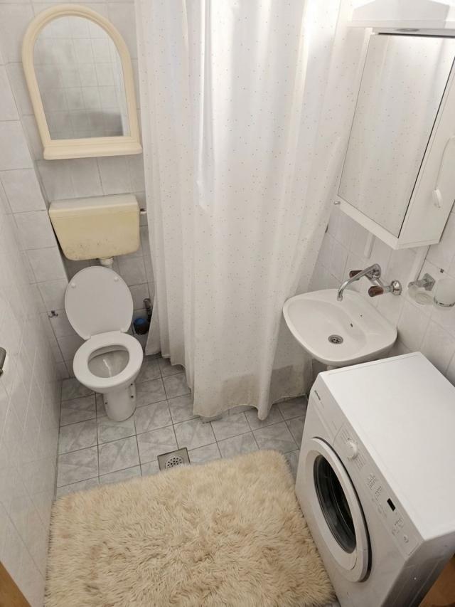 Kompaktes und funktionales Apartment in Budva: Podkošljun (ebener Bereich)
