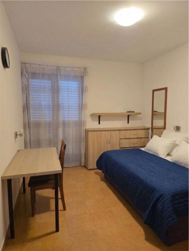 Kompaktes und funktionales Apartment in Budva: Podkošljun (ebener Bereich)
