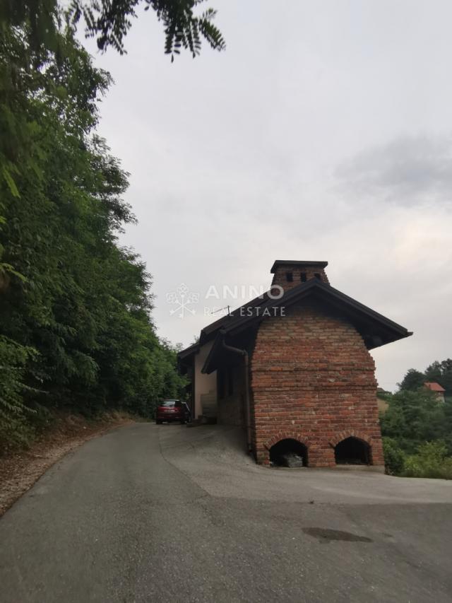 Prodaje se kuća za odmor s velikom okućnicom i vinogradom – Selno, Krapinske Toplice