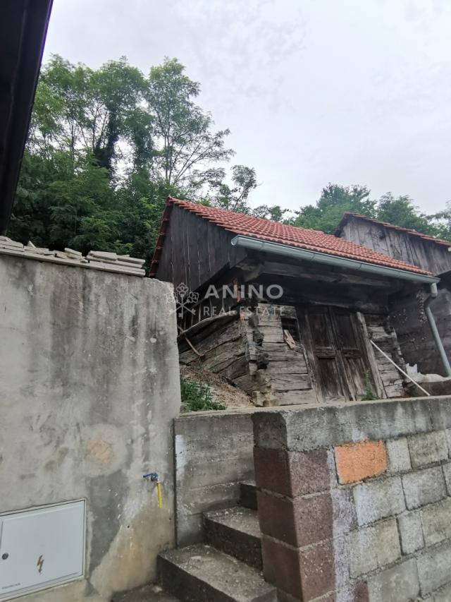 Prodaje se kuća za odmor s velikom okućnicom i vinogradom – Selno, Krapinske Toplice