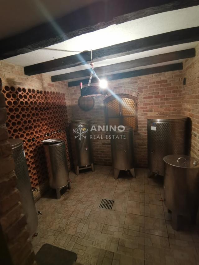 Prodaje se kuća za odmor s velikom okućnicom i vinogradom – Selno, Krapinske Toplice