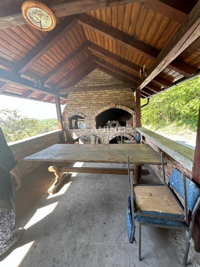Prodaje se kuća za odmor s velikom okućnicom i vinogradom – Selno, Krapinske Toplice