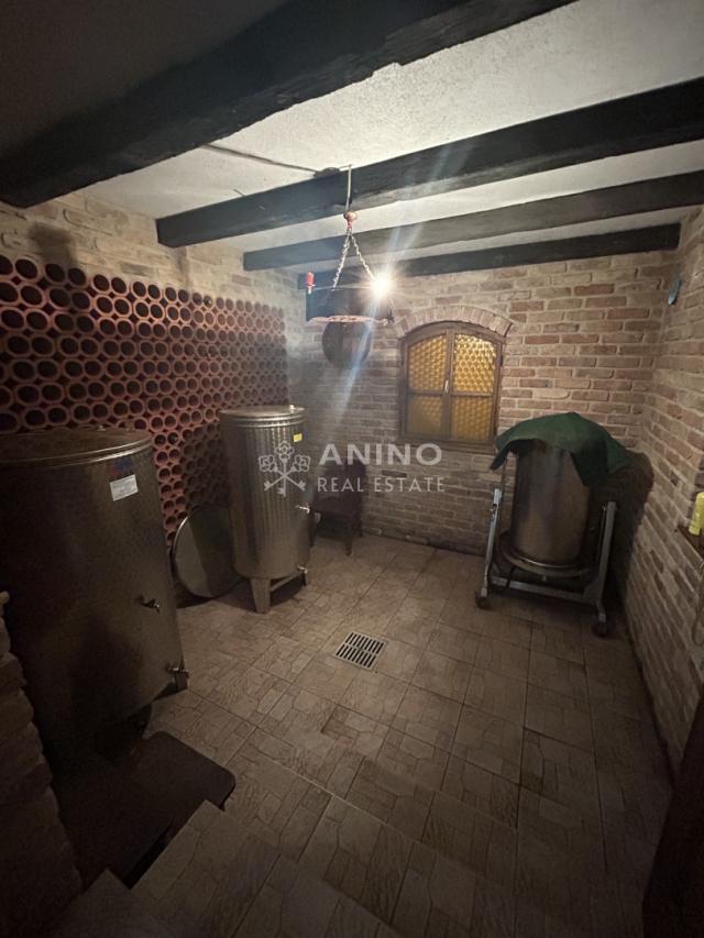 Prodaje se kuća za odmor s velikom okućnicom i vinogradom – Selno, Krapinske Toplice