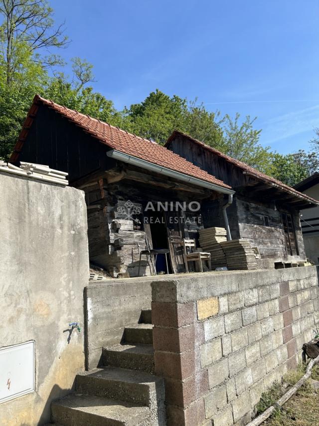 Prodaje se kuća za odmor s velikom okućnicom i vinogradom – Selno, Krapinske Toplice