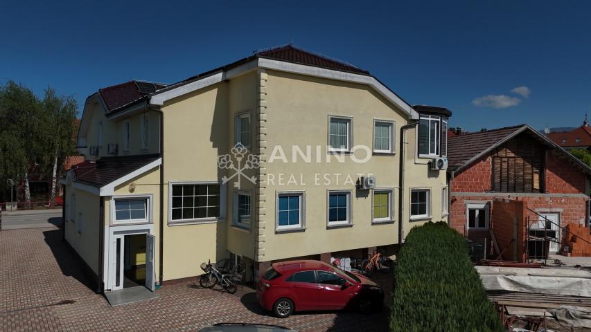 Poslovni objekt 950m2 : centar Zlatara