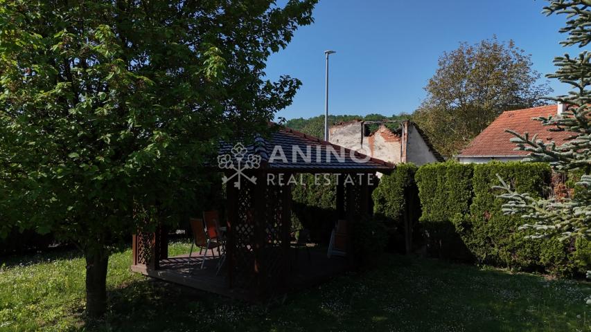 Poslovni objekt 950m2 : centar Zlatara