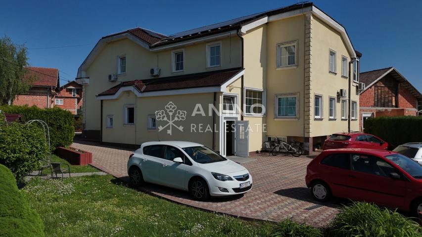 Poslovni objekt 950m2 : centar Zlatara