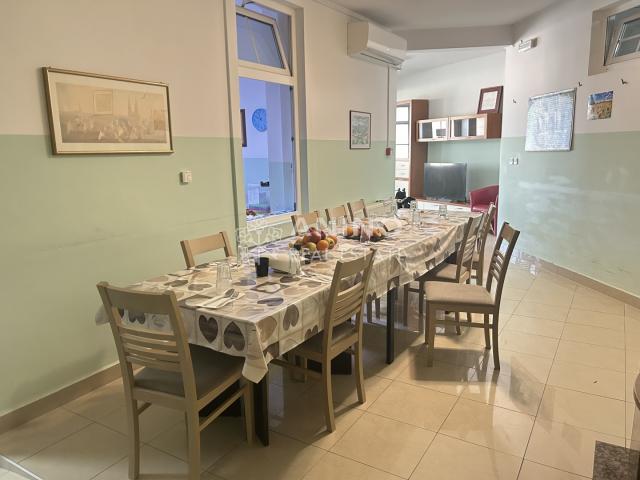 Poslovni objekt 950m2 : centar Zlatara