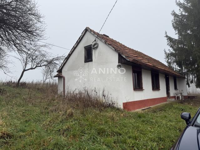 Stara zagorska hižica s prekrasnim pogledom – Kostel, 4.305 m²
