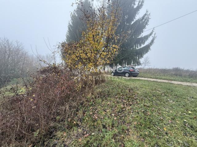 Stara zagorska hižica s prekrasnim pogledom – Kostel, 4.305 m²
