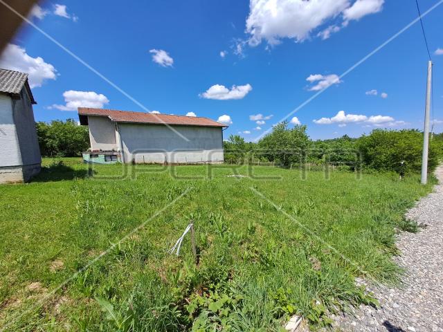 DUGO SELO – PARCELA ZA OBITELJSKU KUĆU | 523 m²