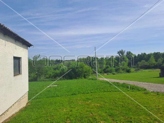 DUGO SELO – PARCELA ZA OBITELJSKU KUĆU | 523 m²