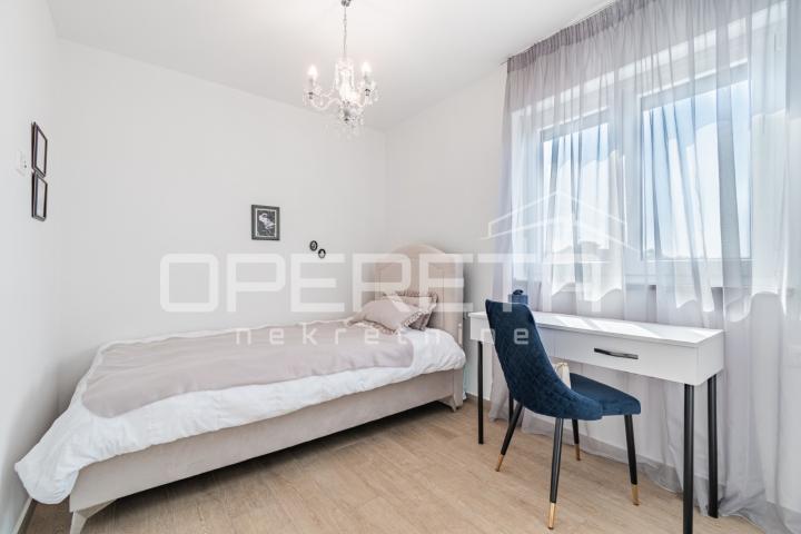 Istra, Poreč okolica- Stan u novogradnji s pogledom na more