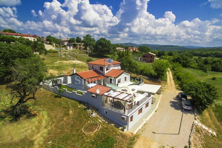 ISTRA - NOVIGRAD, prekrasna vila s bazenom u minom okruženju, prodaja