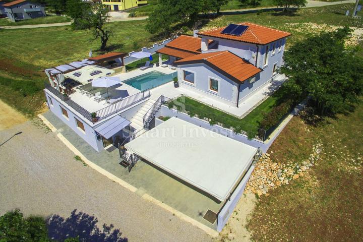 ISTRA - NOVIGRAD, prekrasna vila s bazenom u minom okruženju, prodaja
